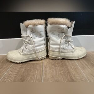 Sorel manitou snow boots, leather, white, size 7